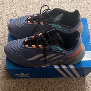 Adidas Ozelia Sneakers